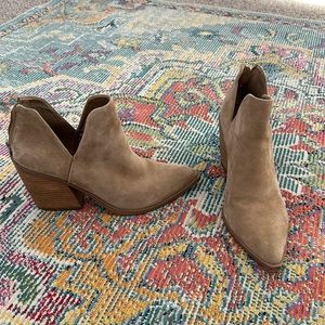 Steve Madden Camryn Booties